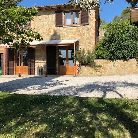Podere Zelmira Apartment